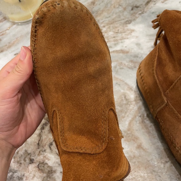 Genuine suede Minnetonka Boots - Picture 13 of 13